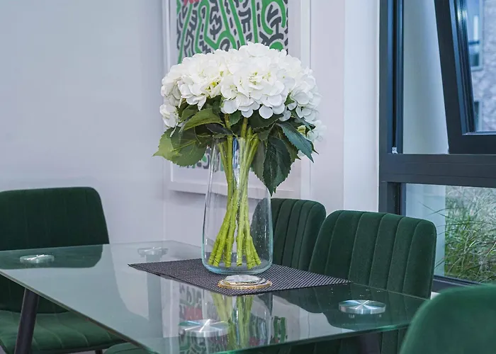 Stylish Brixton 2 Bed- 2 Bath By Pop And Brixton Village